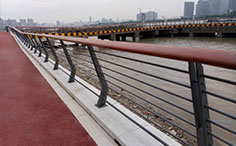 上海黃浦江邊河道護欄案例